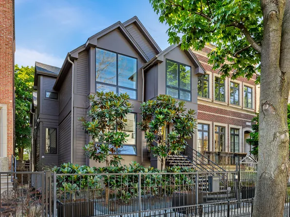 2436 N Surrey Ct, Chicago, IL 60614