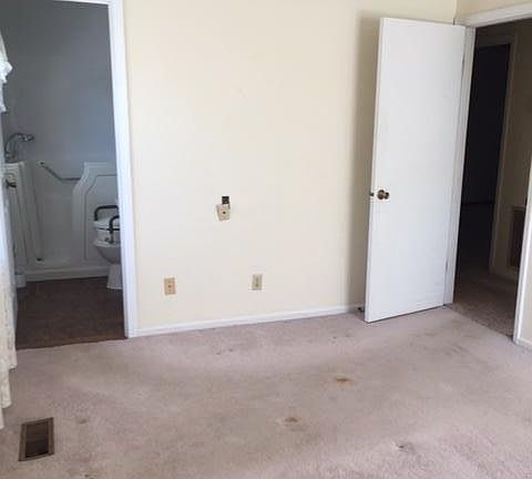 5th image of 3040 Meadowview Dr