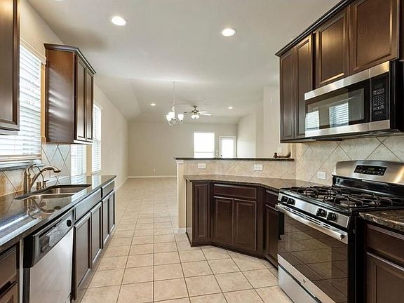 3rd image of 8643 Vista Hills Dr