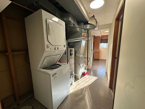 4th image of 658 W 51st Ave