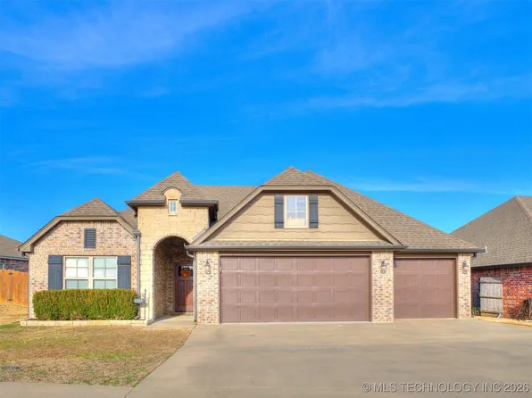 1008 W Missouri Ave, Claremore, OK 74017