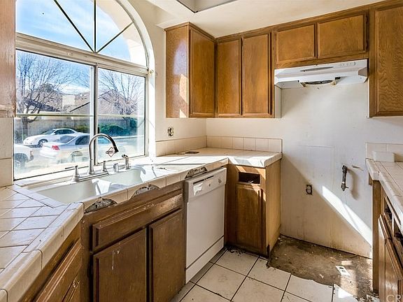 4th image of 2027 Chatham Dr