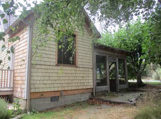 94258 1st St, Langlois, OR 97450