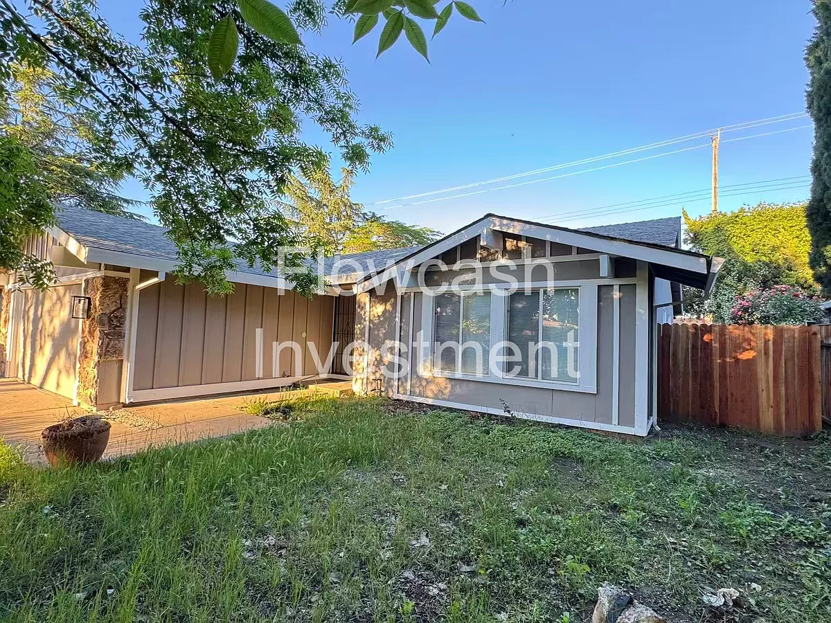 Building Photo - 612 Los Lunas Way