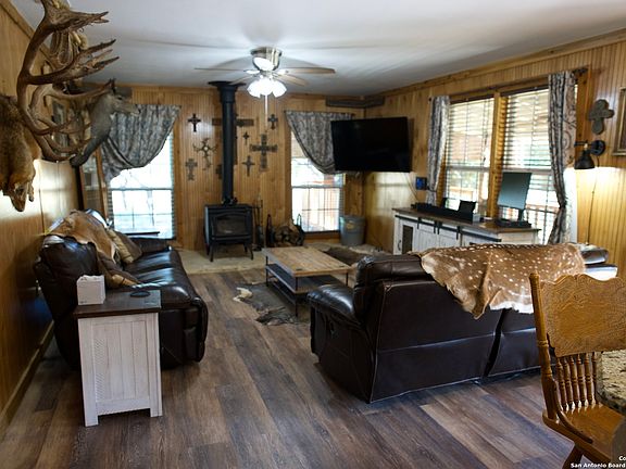 4th image of 2215 county road 389