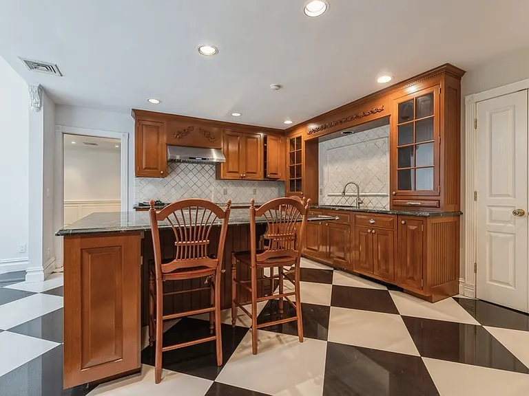 166 Churchill Rd — Photo 14
