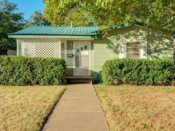 4916 42nd St, Lubbock, TX 79414