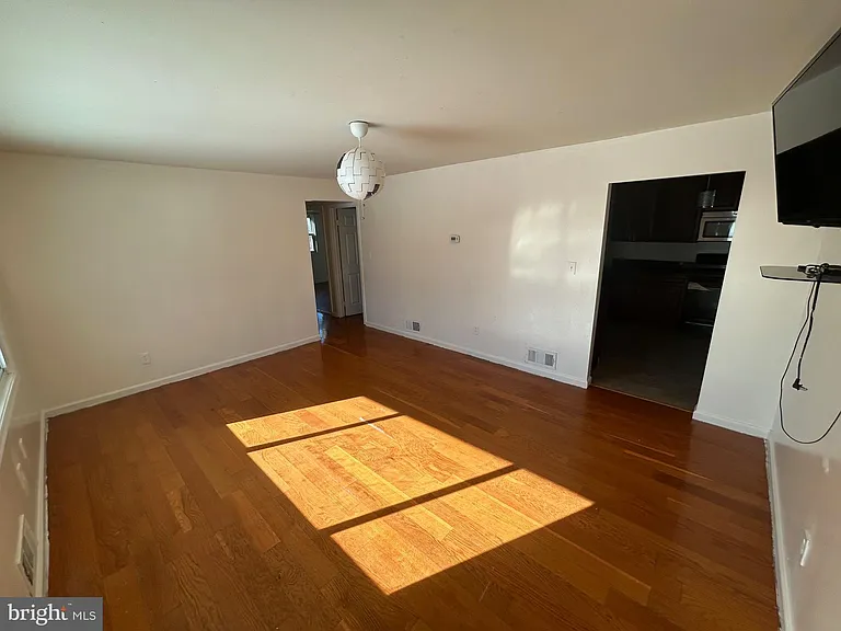 7208 Powhatan St — Photo 14