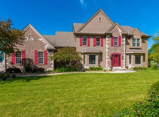 10511 N Burning Bush Ln, Mequon, WI 53092