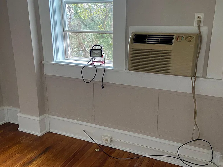 220 E Main St #9 — Photo 9