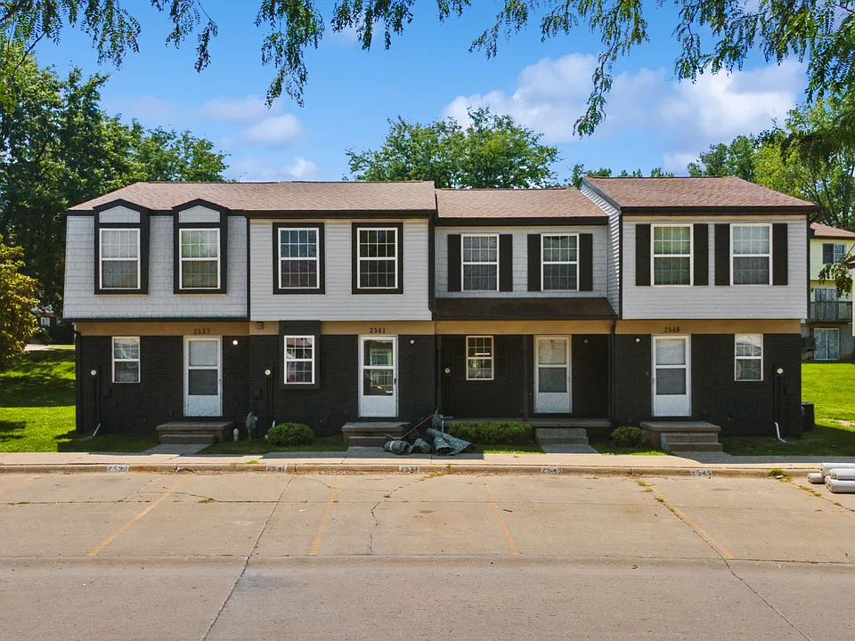 2520 Clearwater Ct