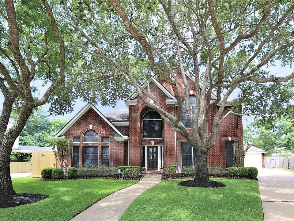 1st image of 1302 Blackthorne Dr