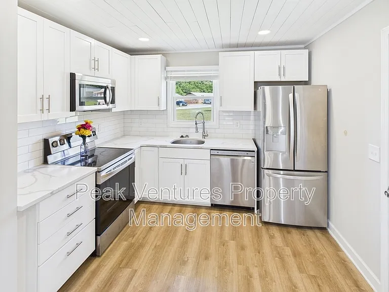 312 Eunice Dr #A — Photo 3