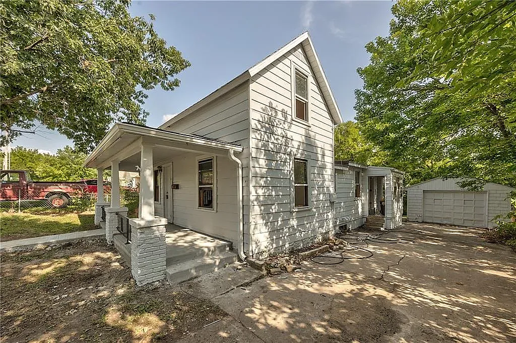 3 bed, 1092 sqft, $1,150 — Photo 3