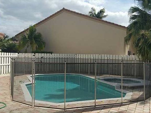 5th image of 216 La Costa Cir