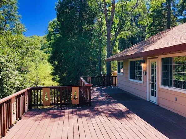 625 Arosa Dr, Crestline, CA 92325