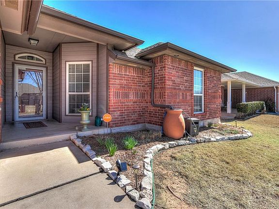 3rd image of 14312 Sylena Way