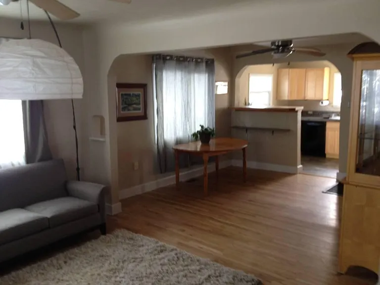 306 E Emma St — Photo 3