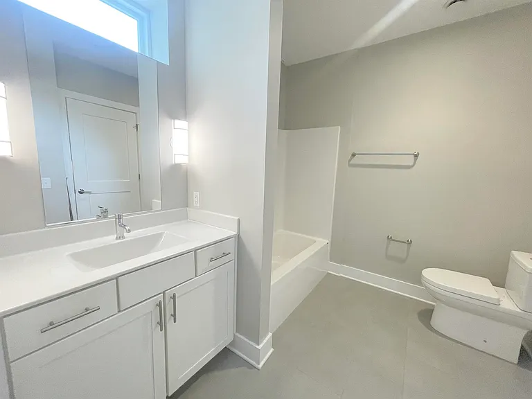 McIntire Plaza Apartments — Photo 5