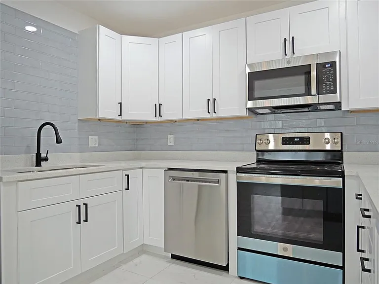 5014 Dr Martin Luther King Jr St S — Photo 3