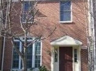 11758 Valley Ridge Cir, Fairfax, VA 22033