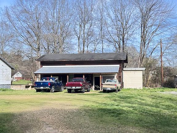 3rd image of 1491 Maple Rd