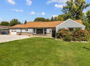 1786 Plank Rd, Menasha, WI 54952