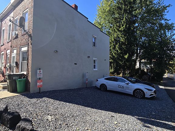 4th image of 313 Federal St