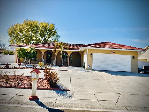 2nd image of 6512 Manila Palm Way