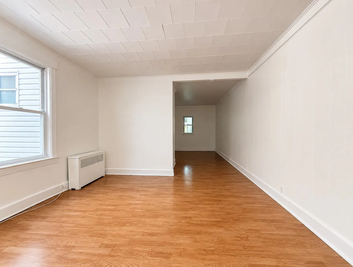 2 bed, 1.0 bath, 1200 sqft, $2,300 — Photo 2