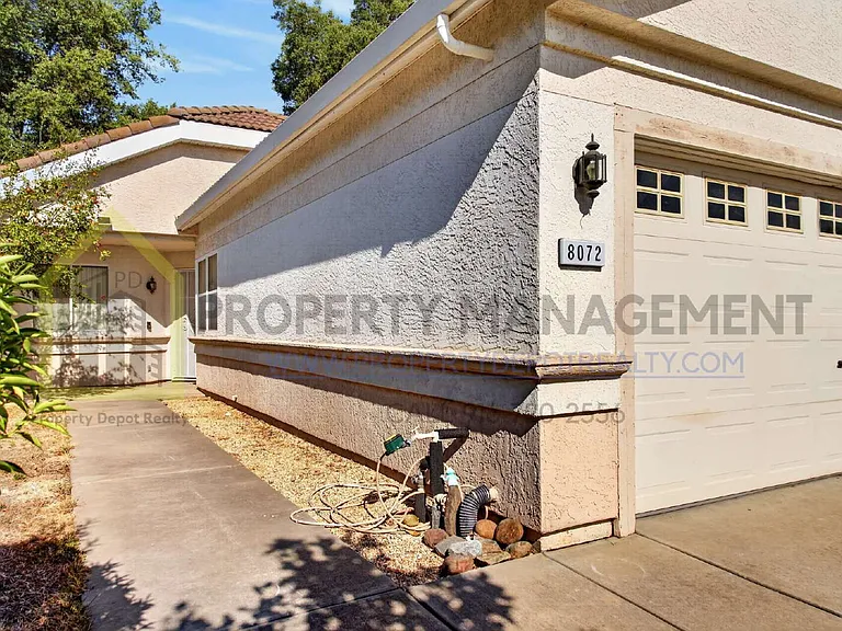 8072 Bothwell Dr — Photo 4