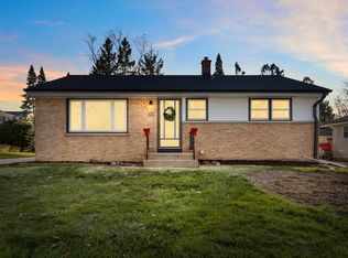 611 Lakeview Ave, South Milwaukee, WI 53172