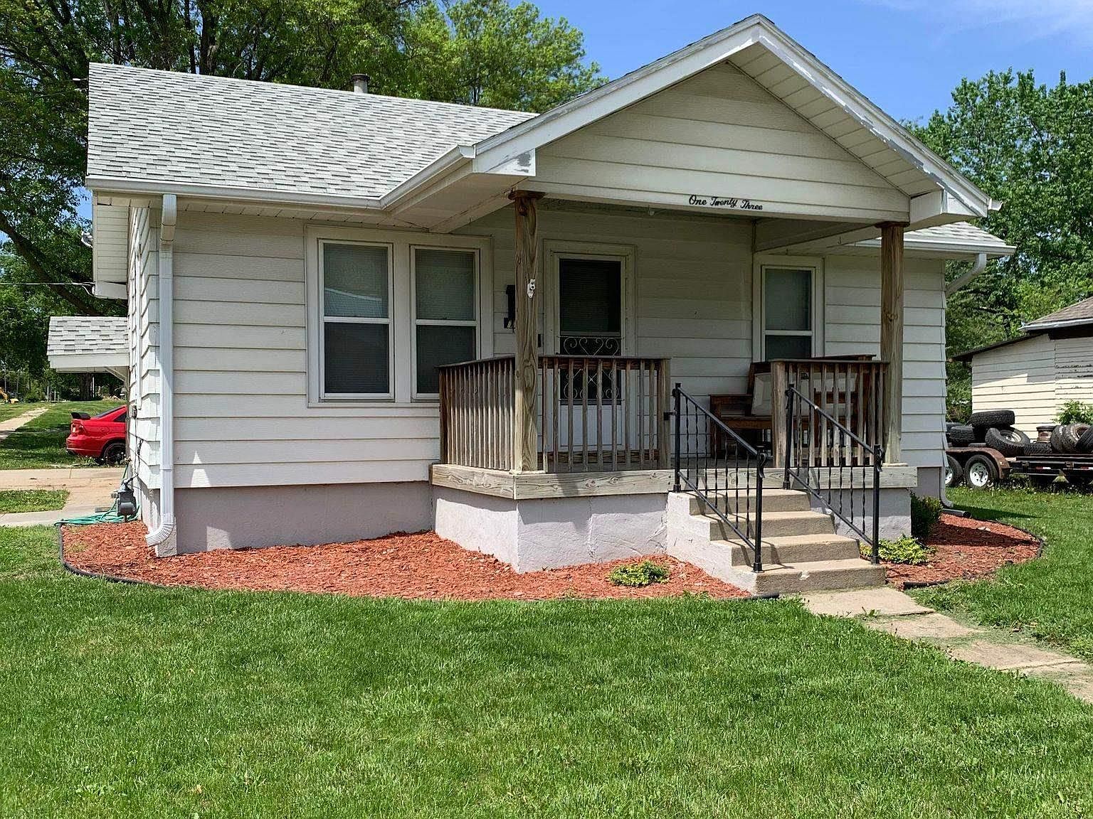 123 S Sumner St Beatrice NE 68310 Zillow