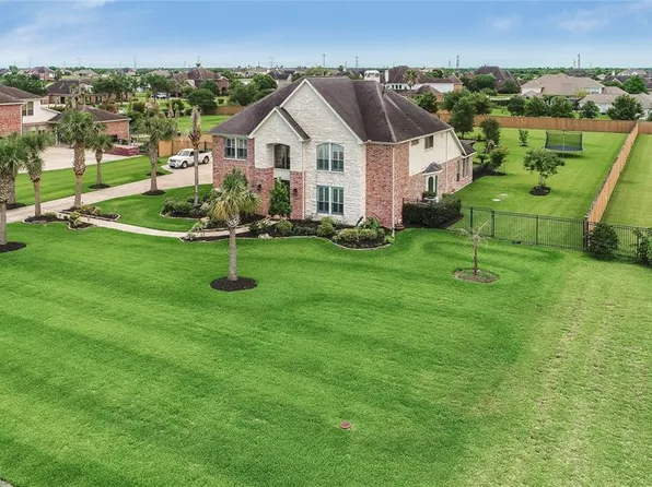 3913 Summer Manor Dr, League City, TX 77573