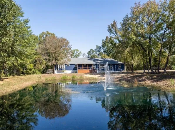 440 Raleigh Lagrange Dr, Rossville, TN 38066