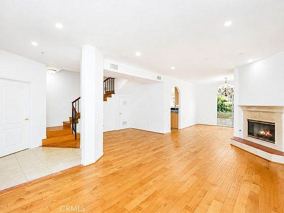 3rd image of 455 W Wilson Ave APT 2