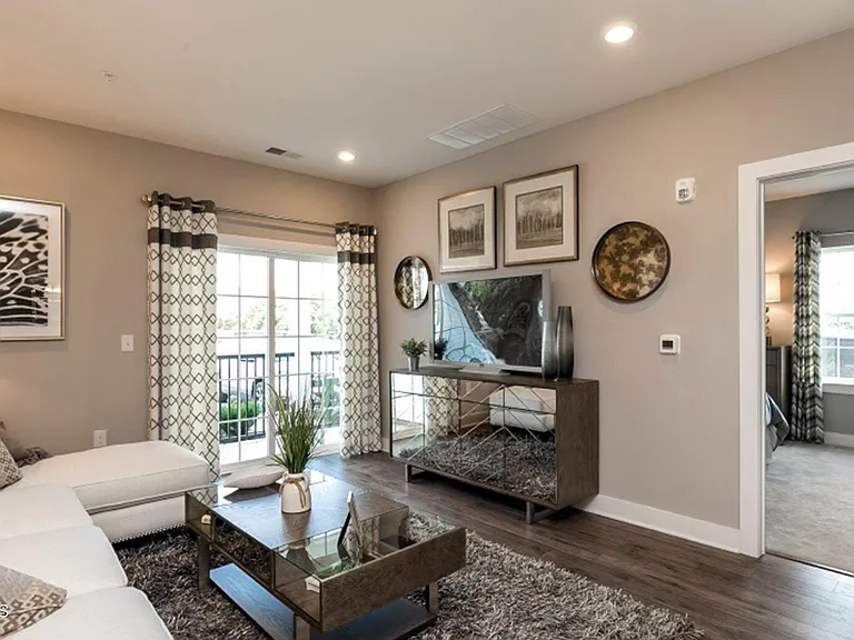 1021 Vanderbergh Blvd #1021 — Photo 3