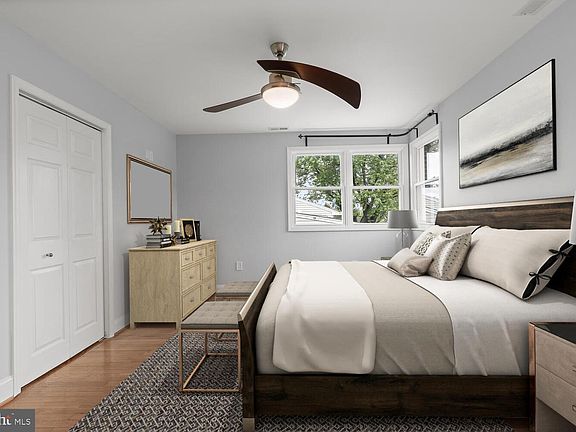 4th image of 208 Meadowvale Rd