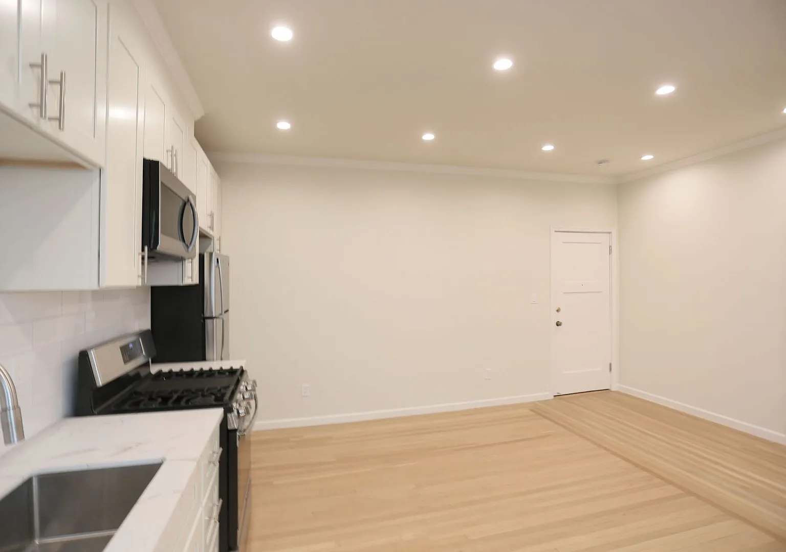 Open House: Sunday (8/30) 2:00pm-2:20pm. Sunny, Remodeled First Floor 2br/1ba Just North Of The W... — Photo 4