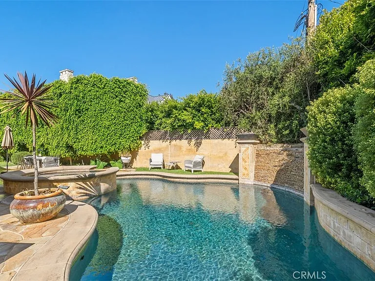 600 Cliff Dr — Photo 37