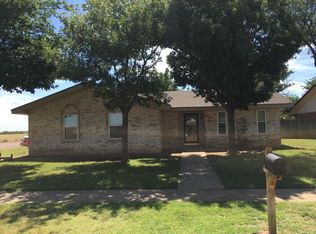 3008 Navasota Dr, Plainview, TX 79072