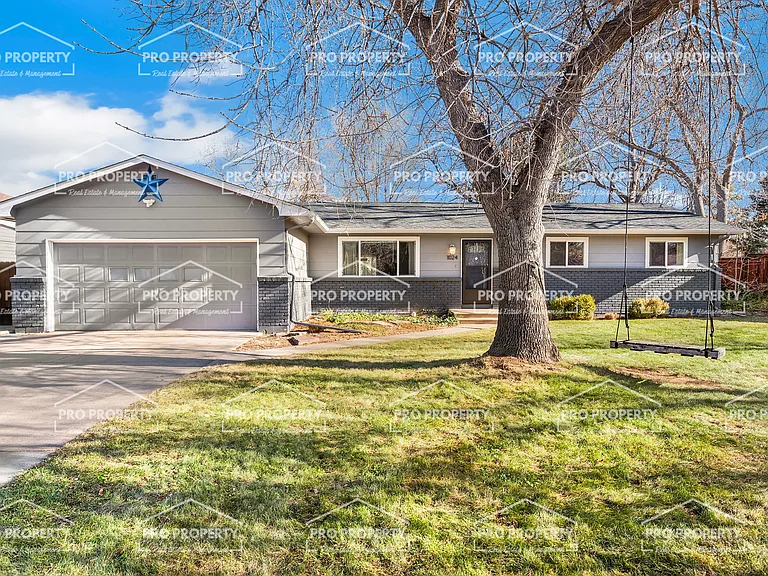 1024 Skyline Dr — Photo 2