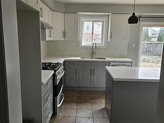 2nd image of 3 Kaufman Dr