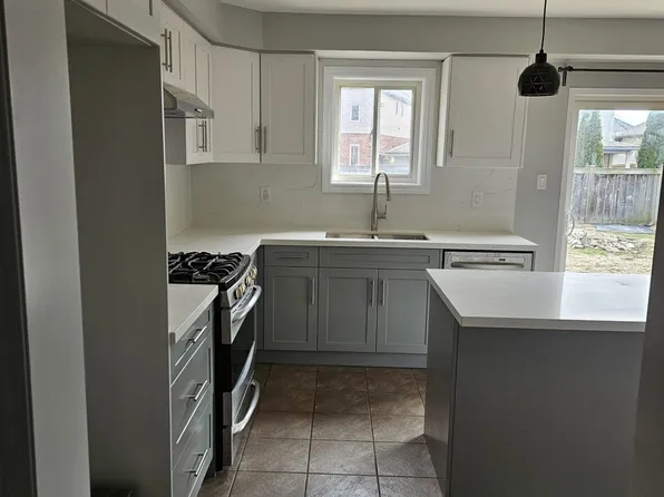 3 Kaufman Dr #2, Hamilton, ON L0R 1C0