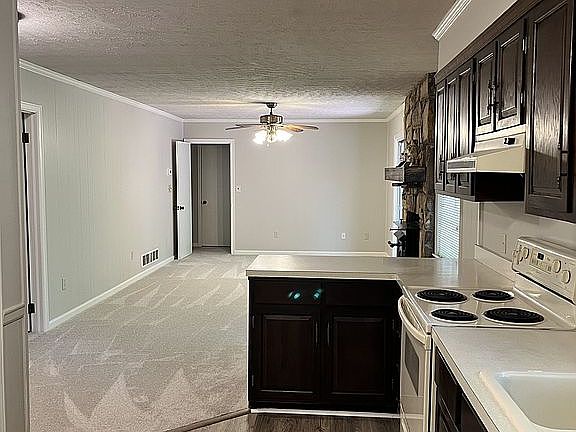 5th image of 360 Hollywood Cir