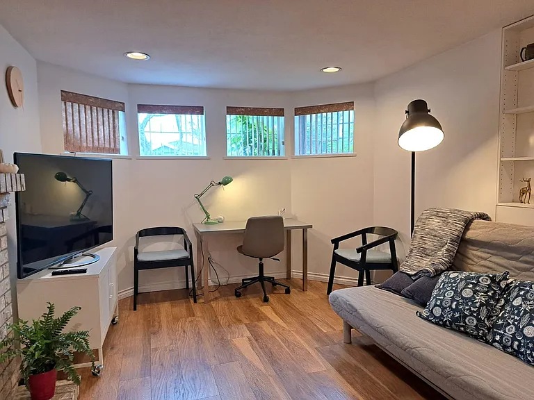 5026 Dominion St #BASEMENT — Photo 13