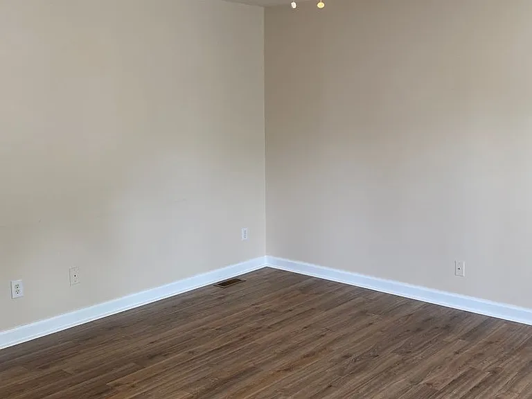 1915 Stroll Cir — Photo 2