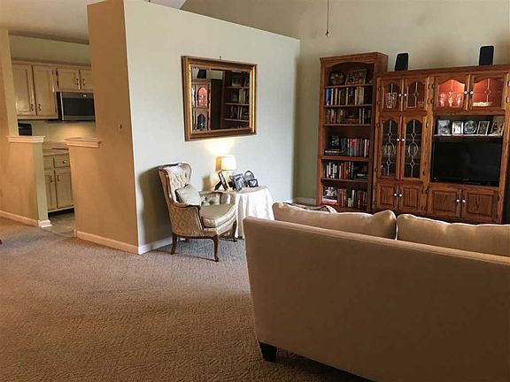 2nd image of 8194 Town N Country Dr