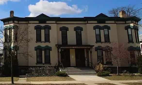 Lafayette Apartment Homes — Photo 1