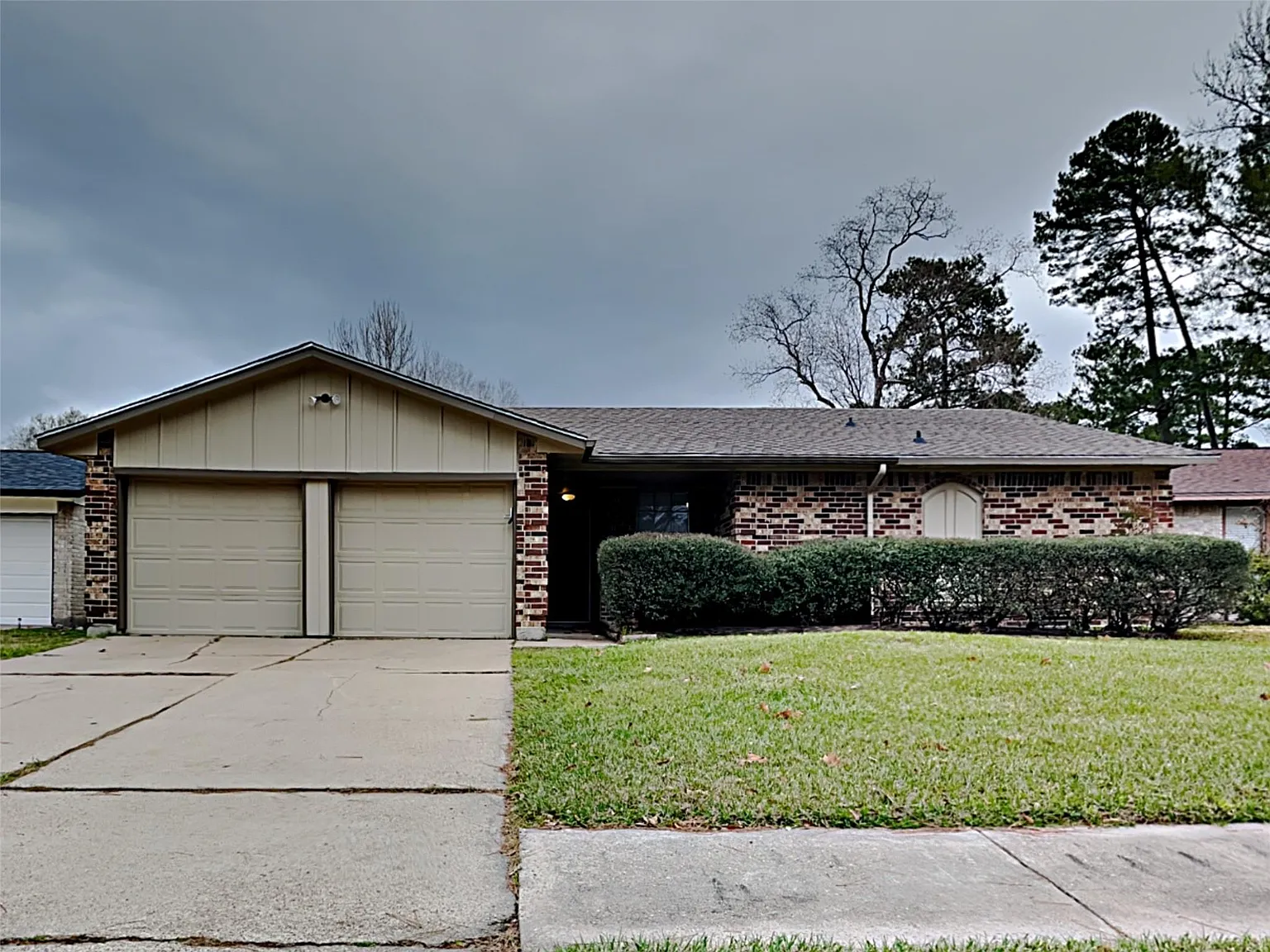 3 bed, 2.0 bath, 1342 sqft, $1,650 — Photo 1